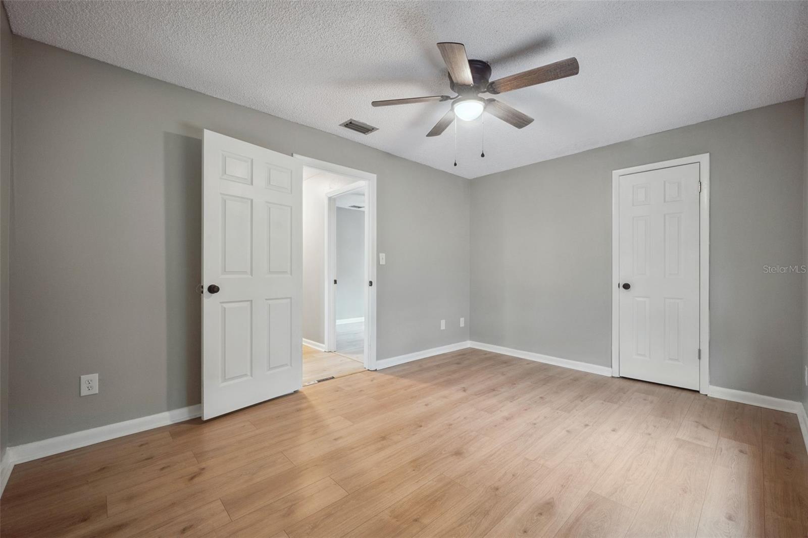 MOUNT DORA FLAVELLS DIV - Residential Lease