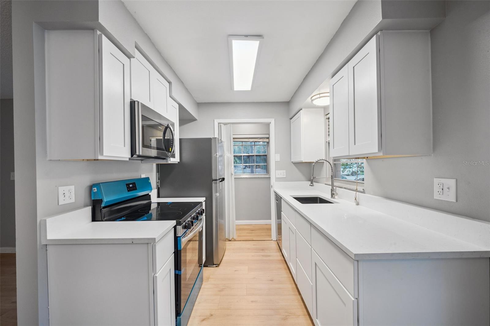 MOUNT DORA FLAVELLS DIV - Residential Lease