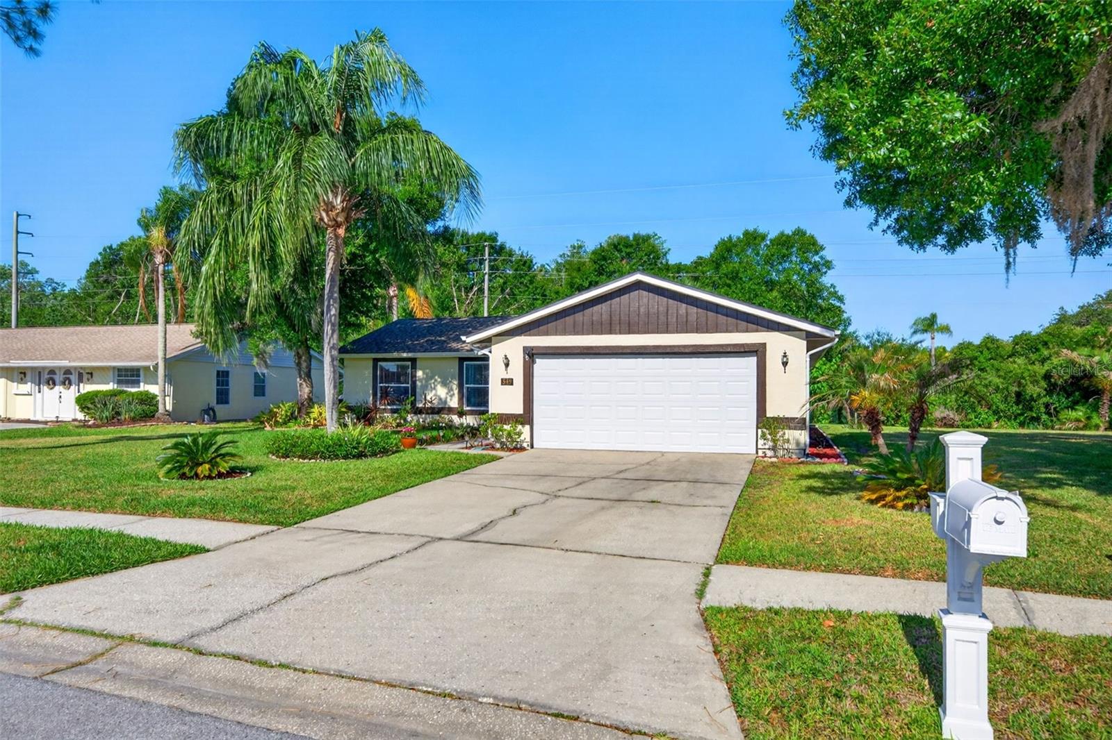 MANORS OF FOREST LAKES THE - Residential