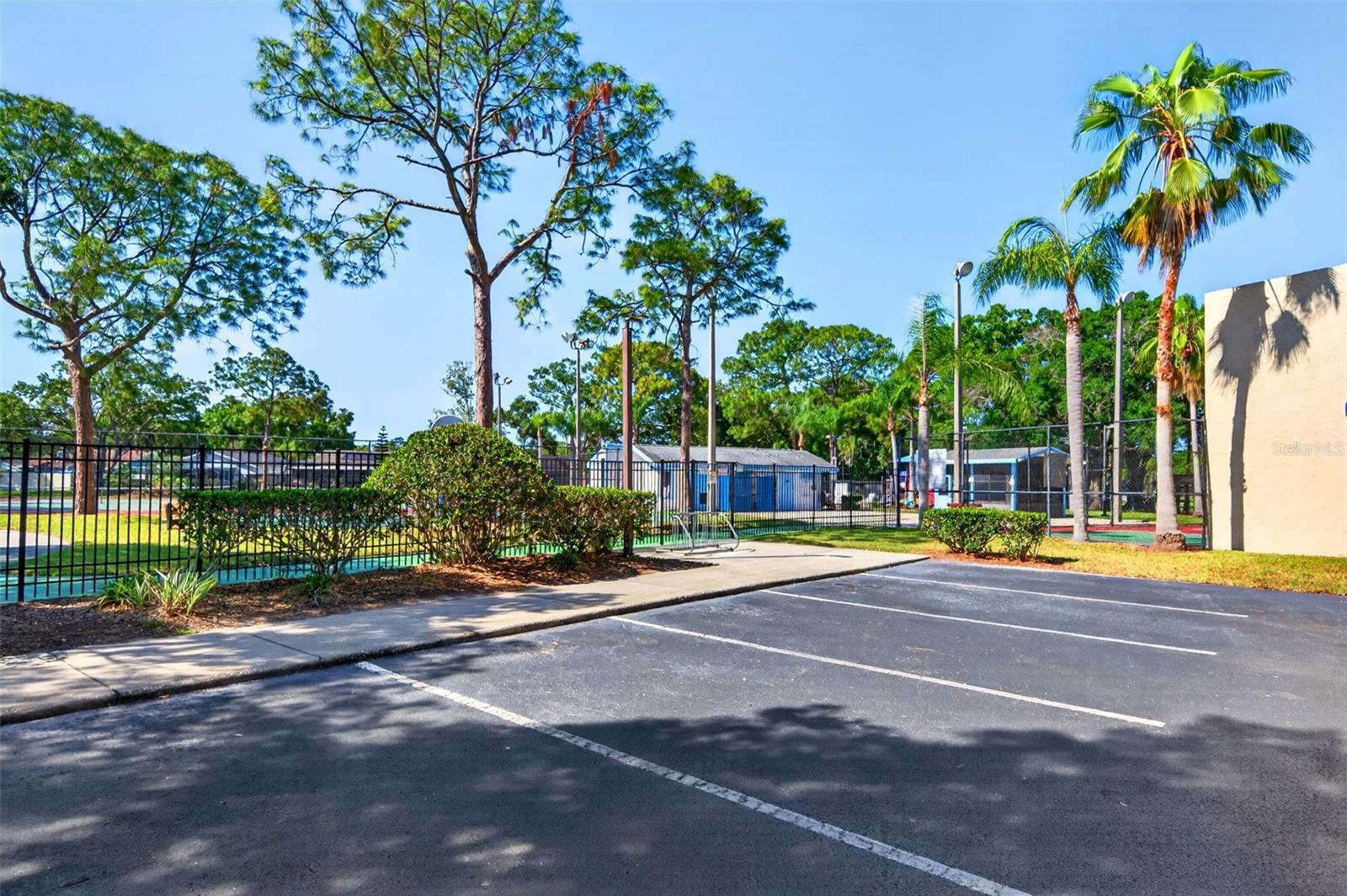 MANORS OF FOREST LAKES THE - Residential