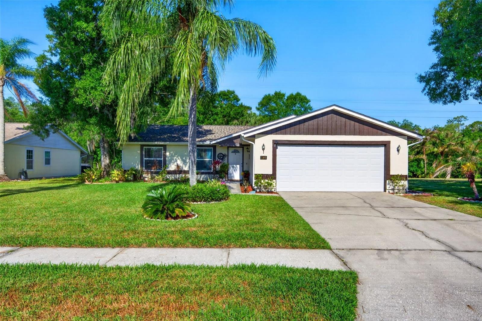 549 LONGWOOD CIRCLE