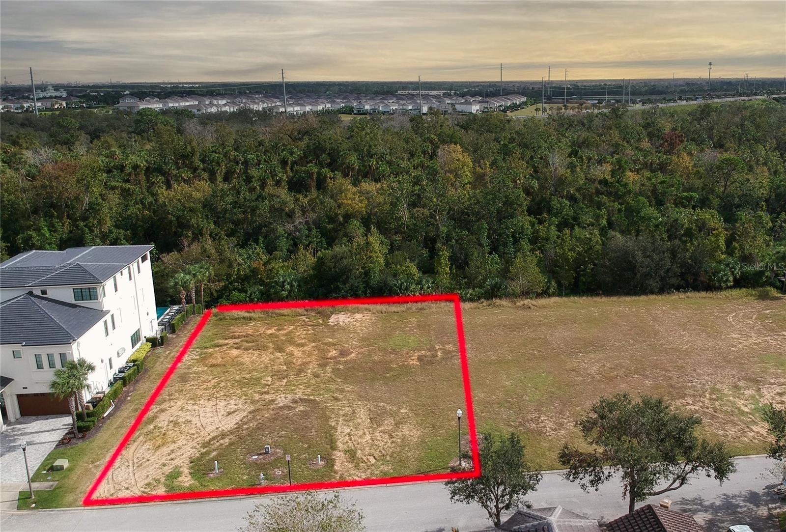 560 MUIRFIELD LOOP
