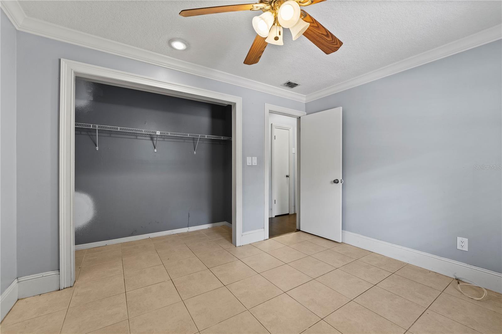 BAY LAKES AT GRANADA SEC 02 - Residential Lease