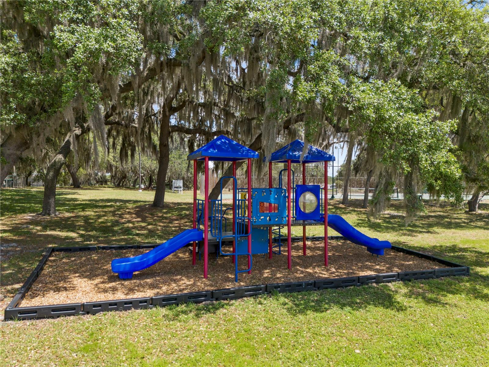 BAY LAKES AT GRANADA SEC 02 - Residential Lease