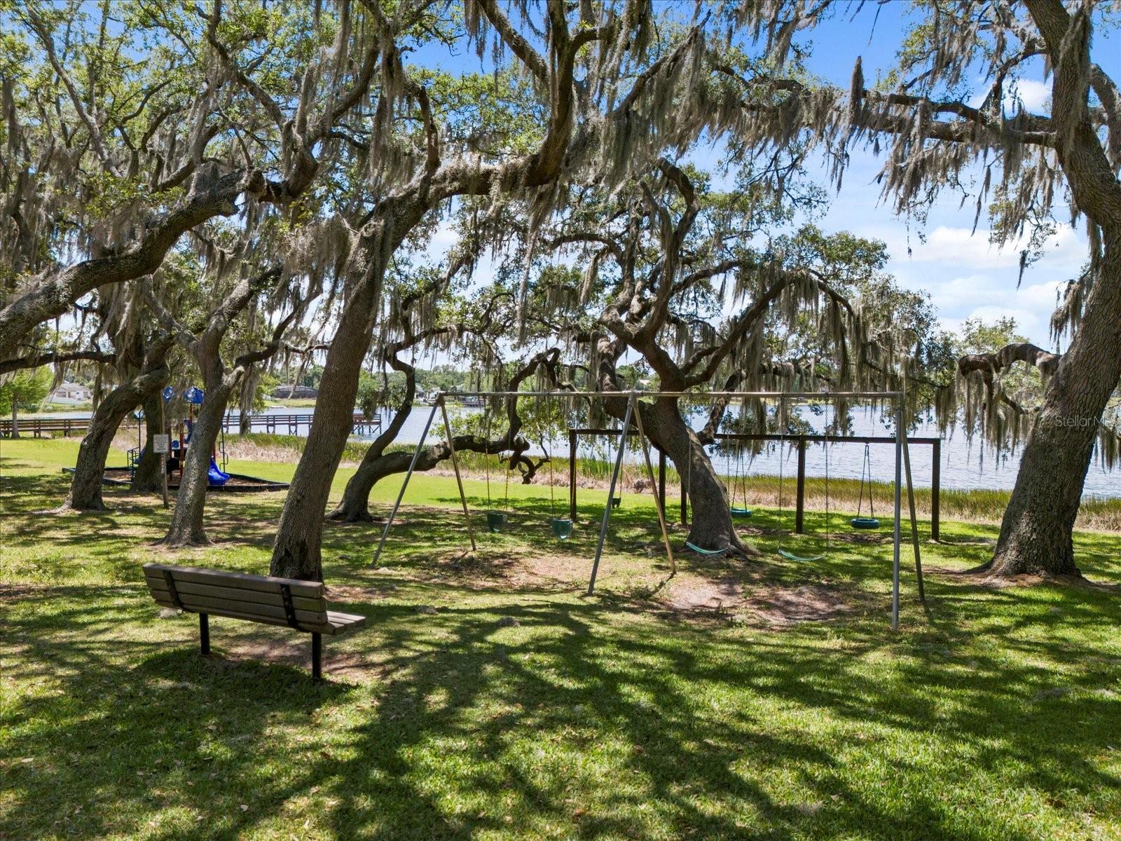 BAY LAKES AT GRANADA SEC 02 - Residential Lease