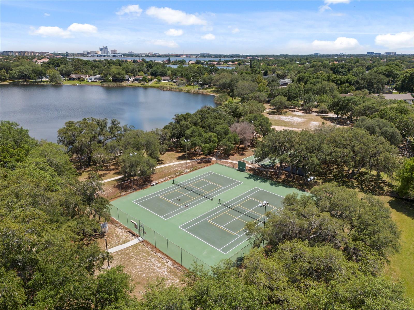 BAY LAKES AT GRANADA SEC 02 - Residential Lease