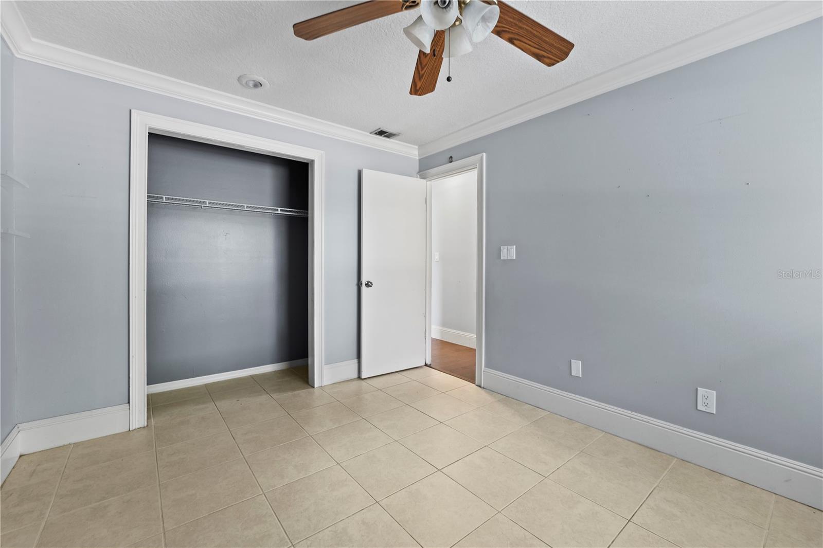 BAY LAKES AT GRANADA SEC 02 - Residential Lease