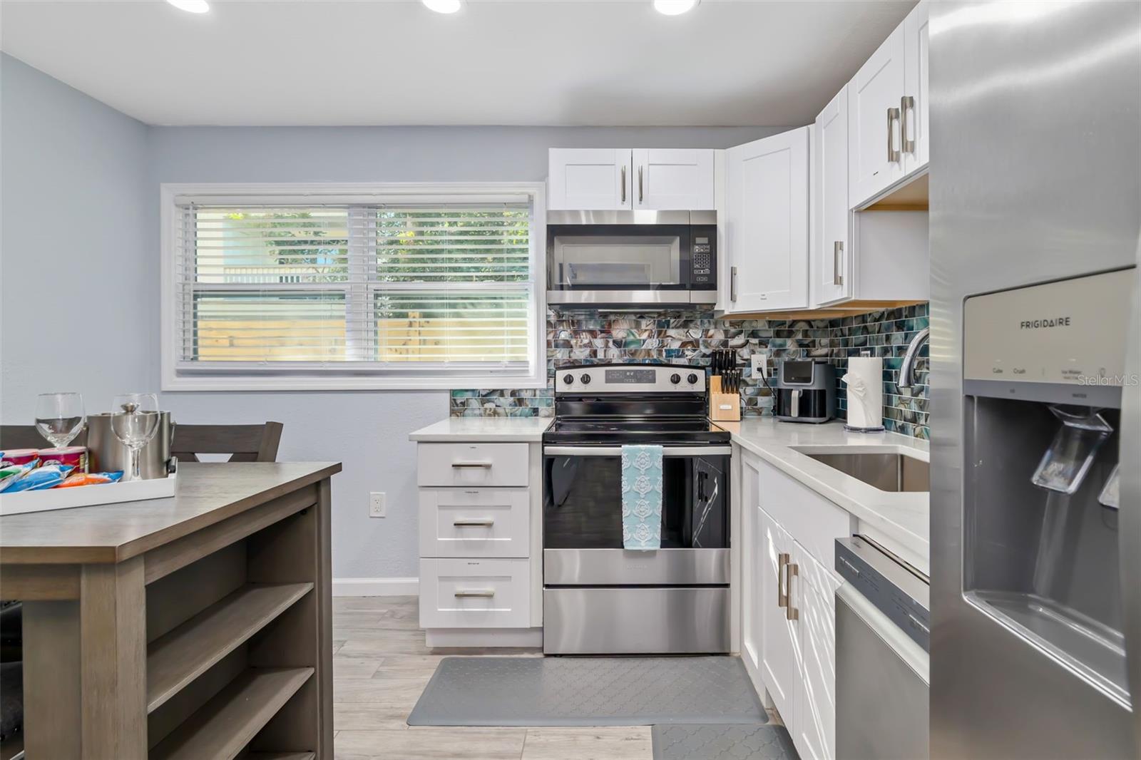 CORAL SHORES - Commercial Sale