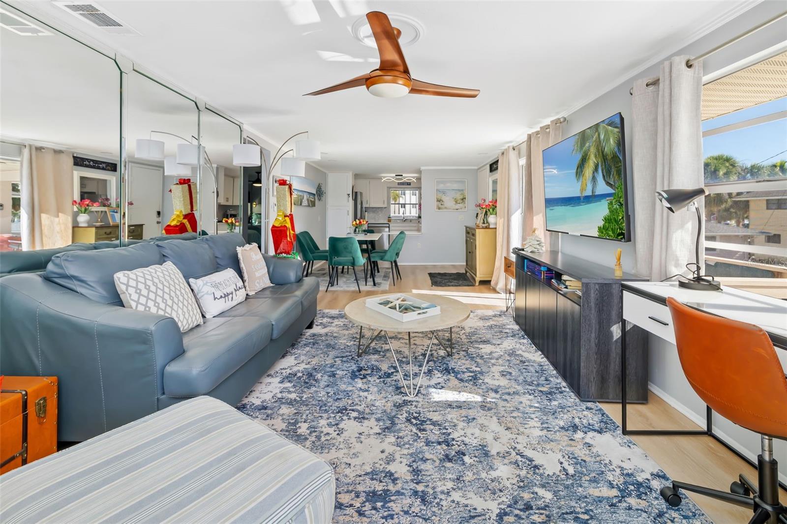 CORAL SHORES - Commercial Sale