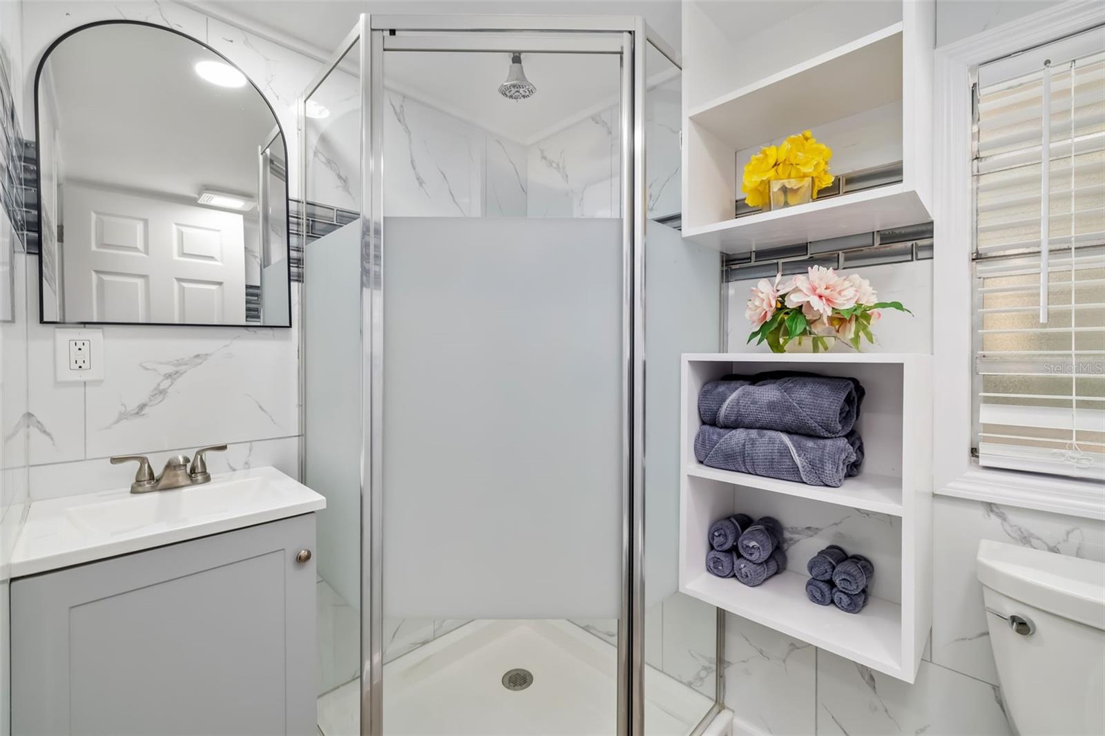 CORAL SHORES - Commercial Sale