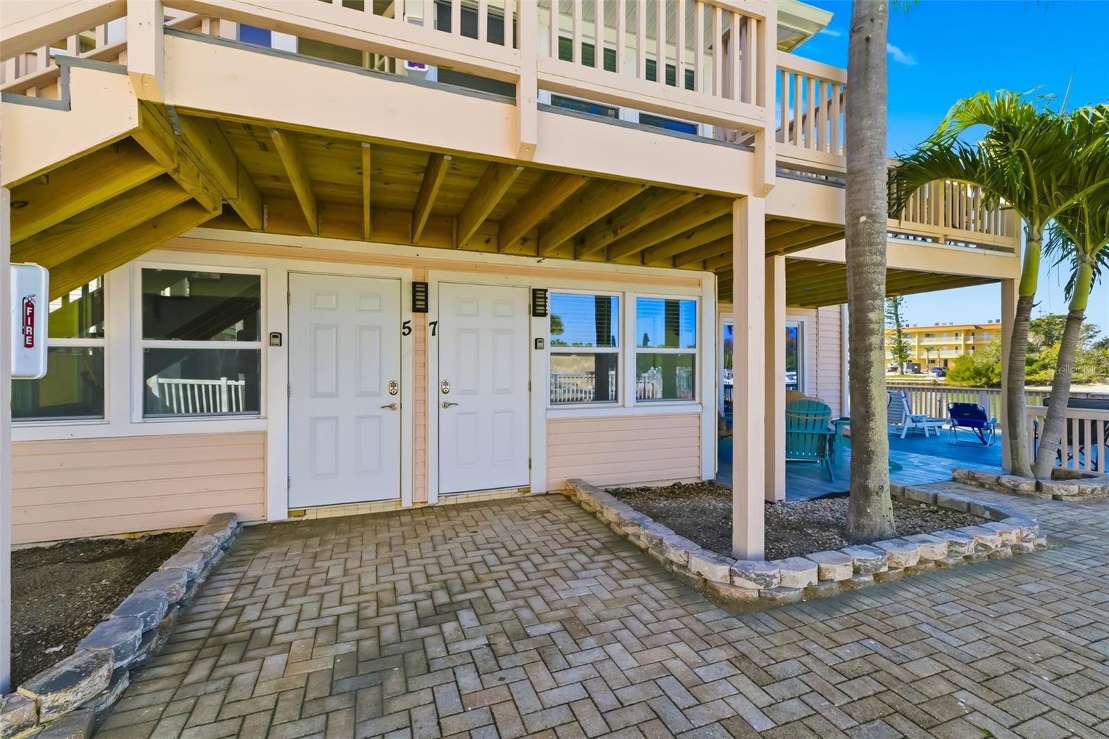 CORAL SHORES - Commercial Sale