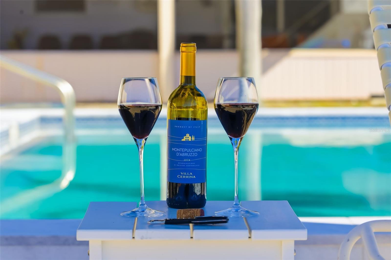 CORAL SHORES - Commercial Sale