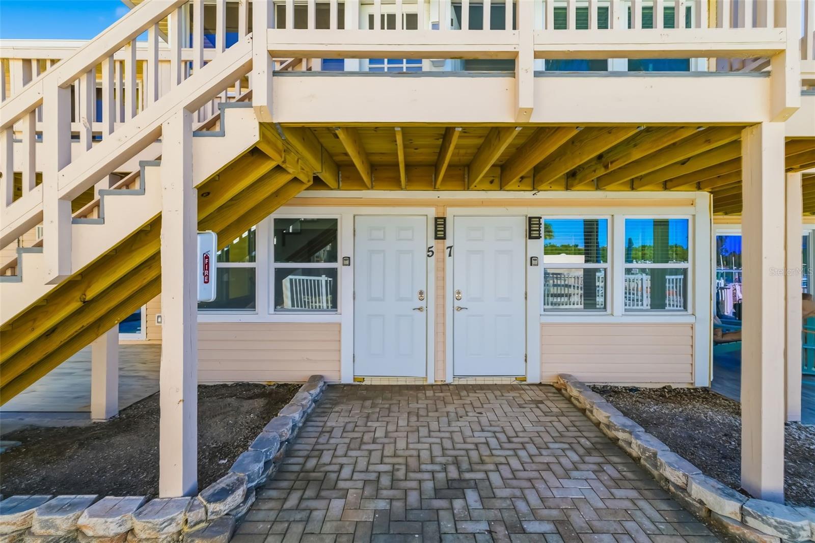 CORAL SHORES - Commercial Sale