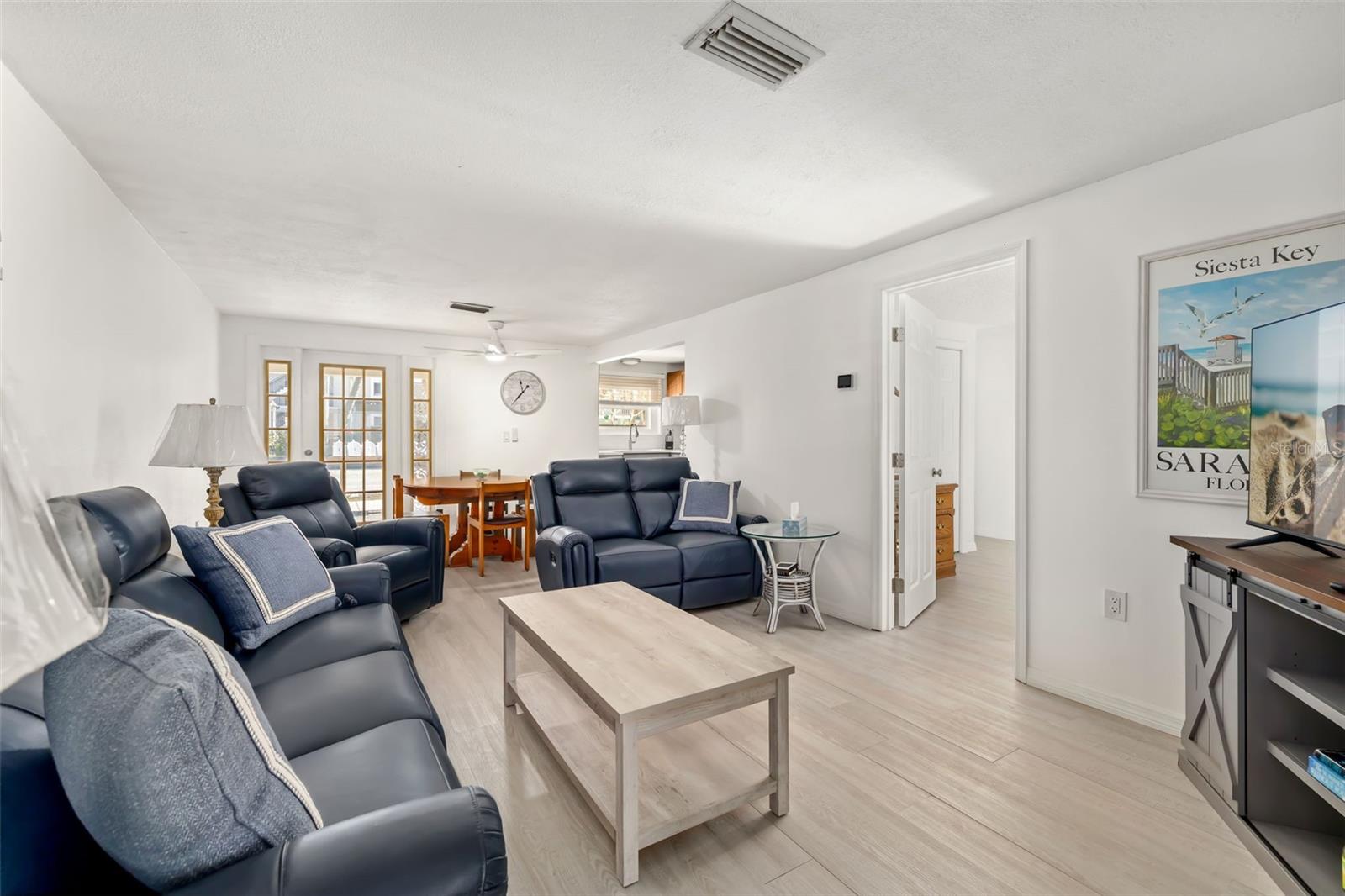 CORAL SHORES - Commercial Sale