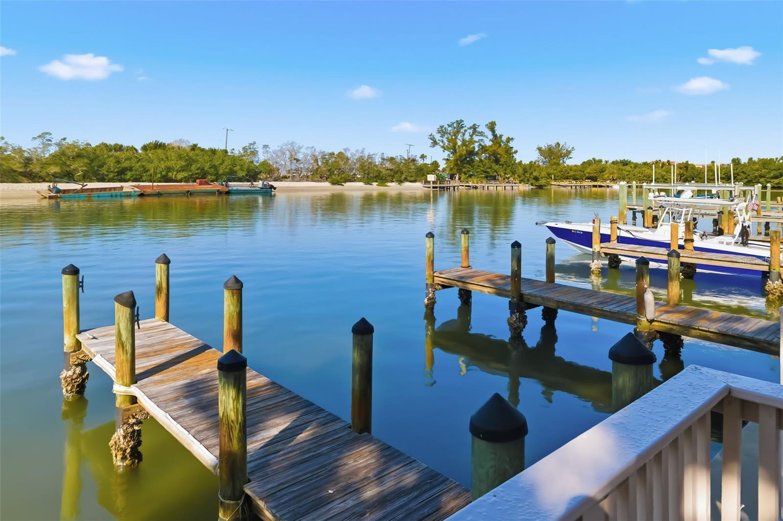 CORAL SHORES - Commercial Sale