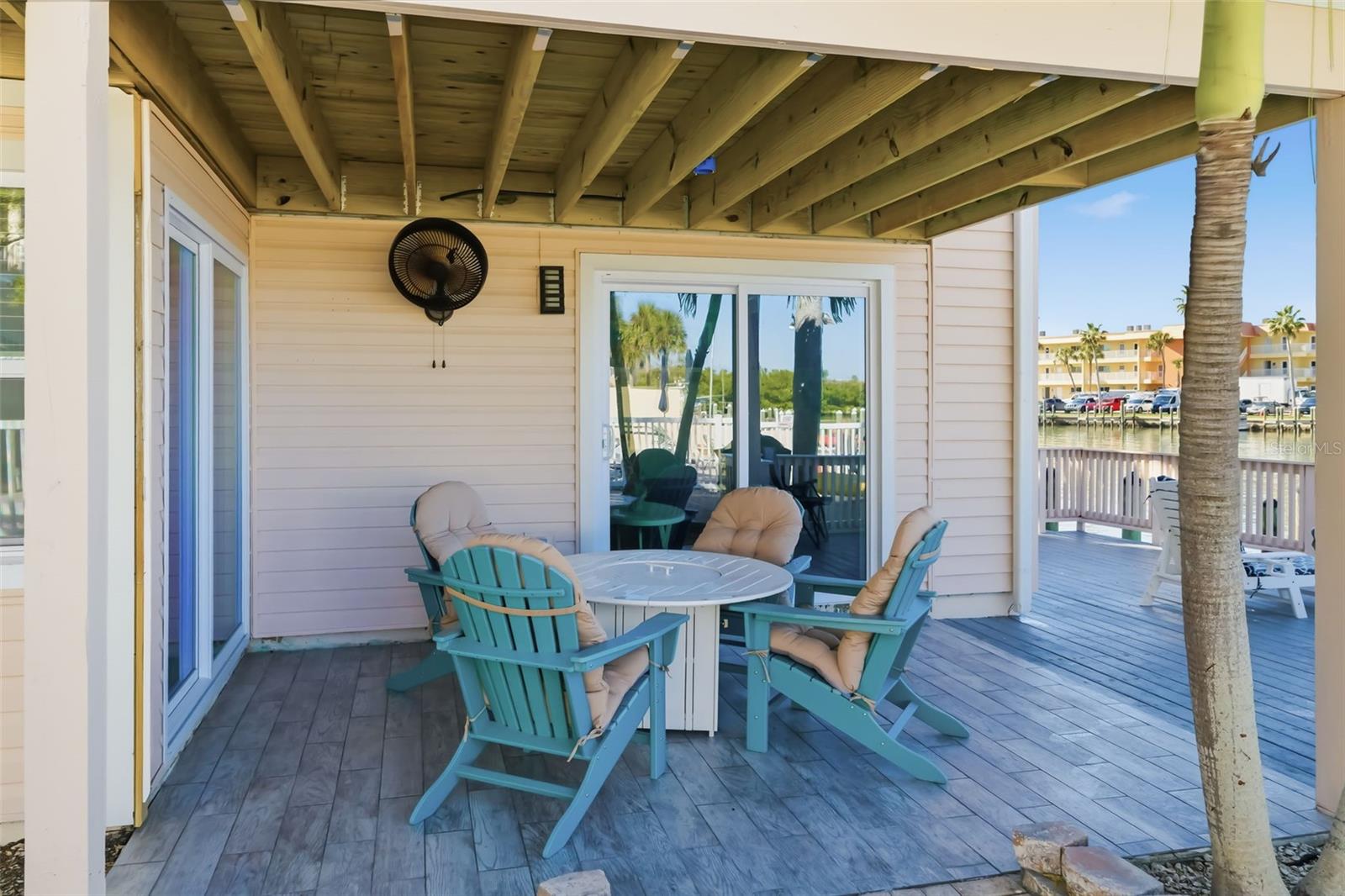 CORAL SHORES - Commercial Sale