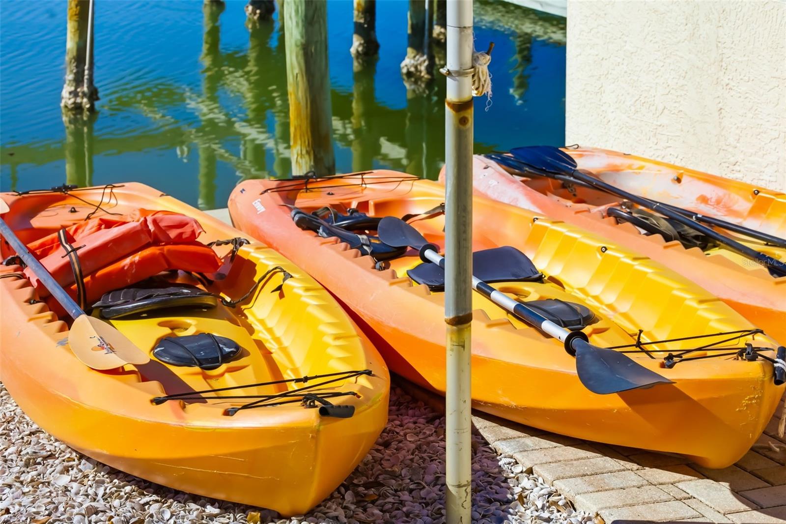 CORAL SHORES - Commercial Sale