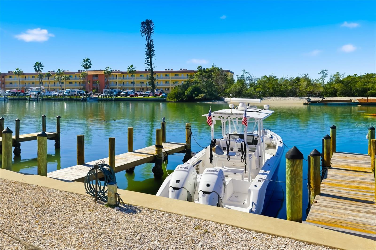 CORAL SHORES - Commercial Sale