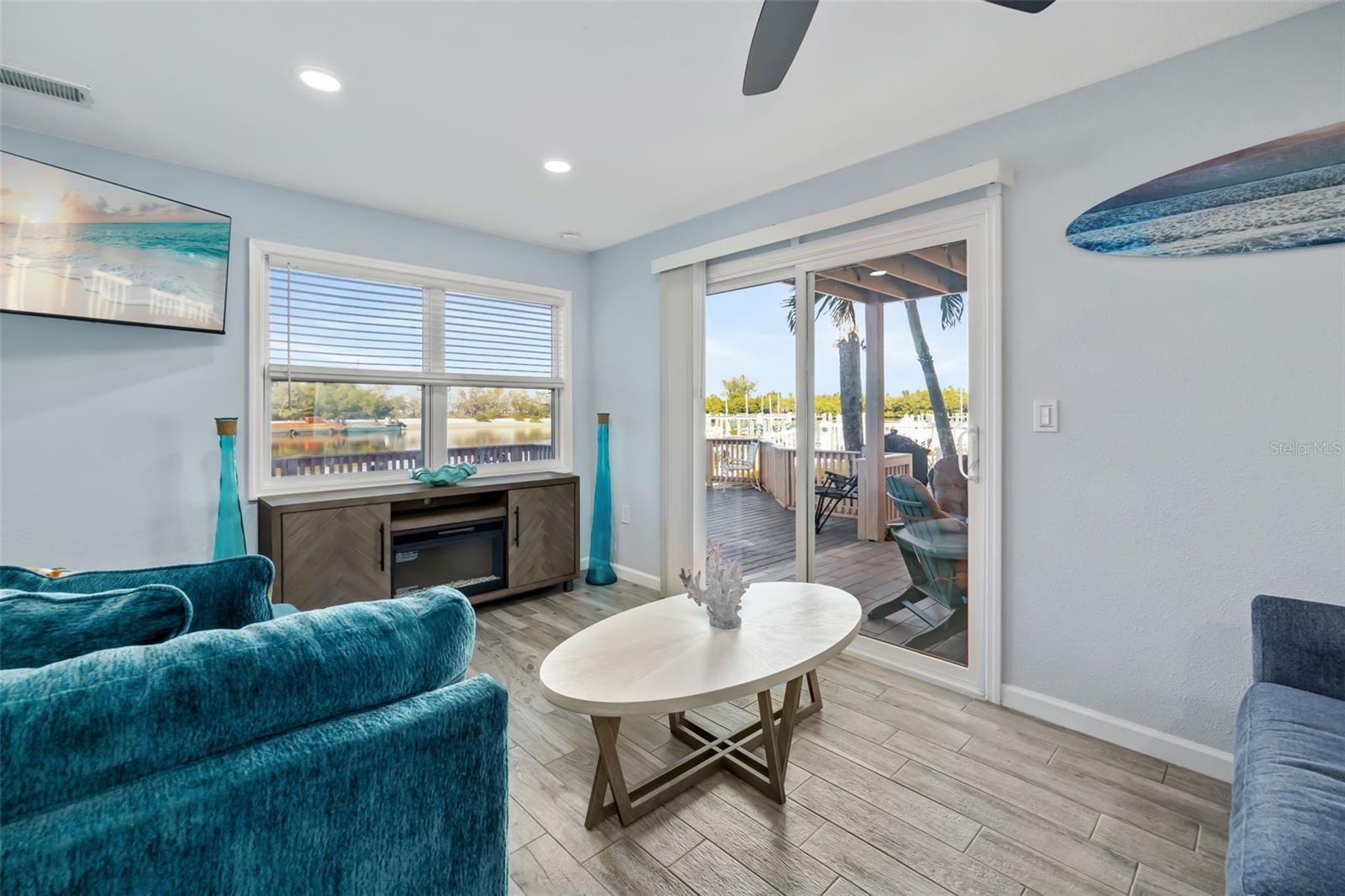 CORAL SHORES - Commercial Sale