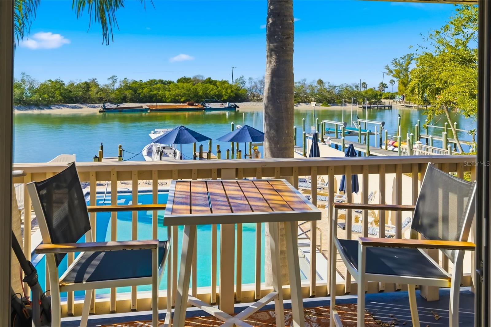 CORAL SHORES - Commercial Sale