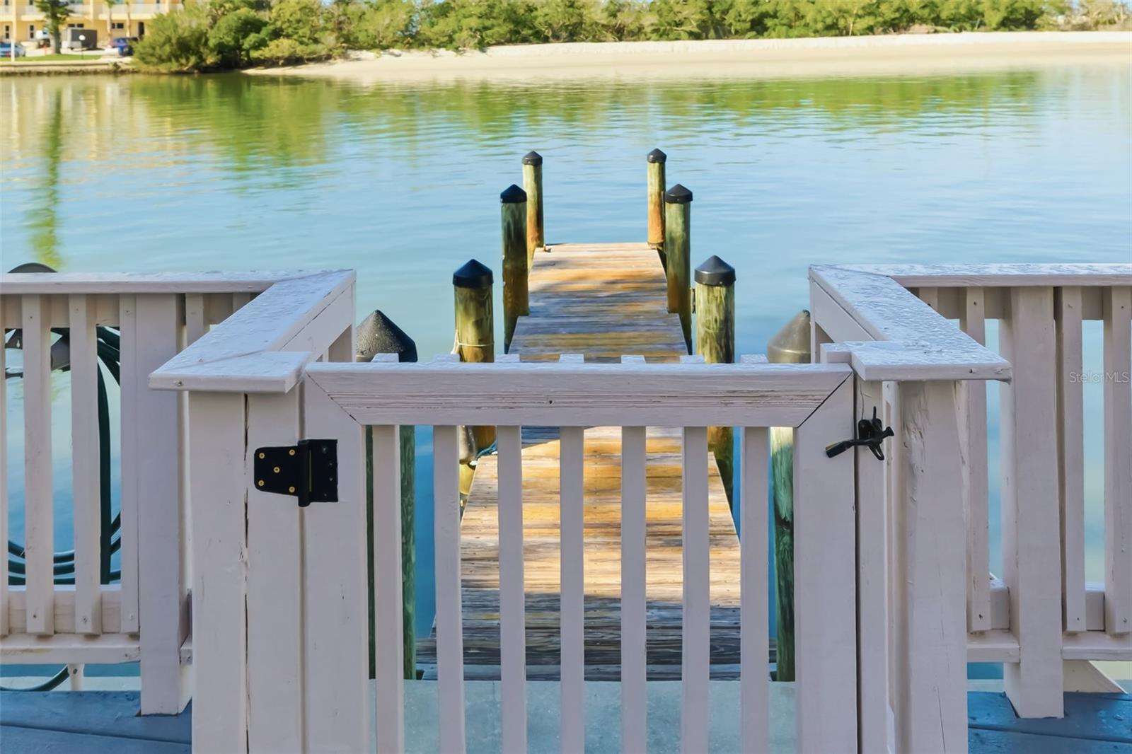 CORAL SHORES - Commercial Sale