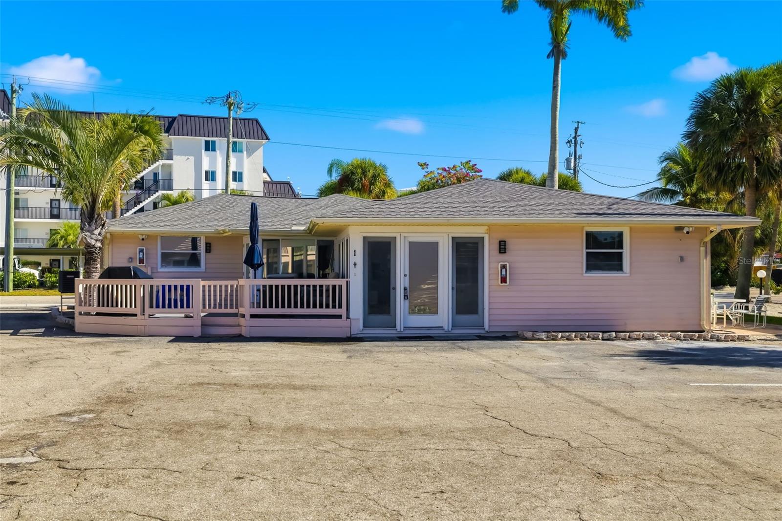 CORAL SHORES - Commercial Sale