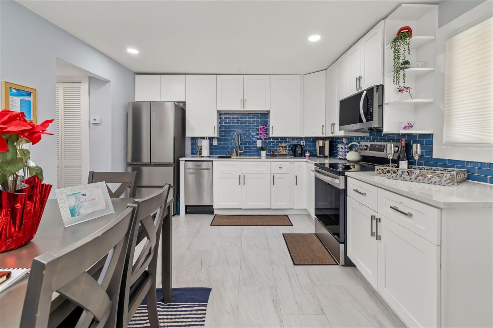 CORAL SHORES - Commercial Sale