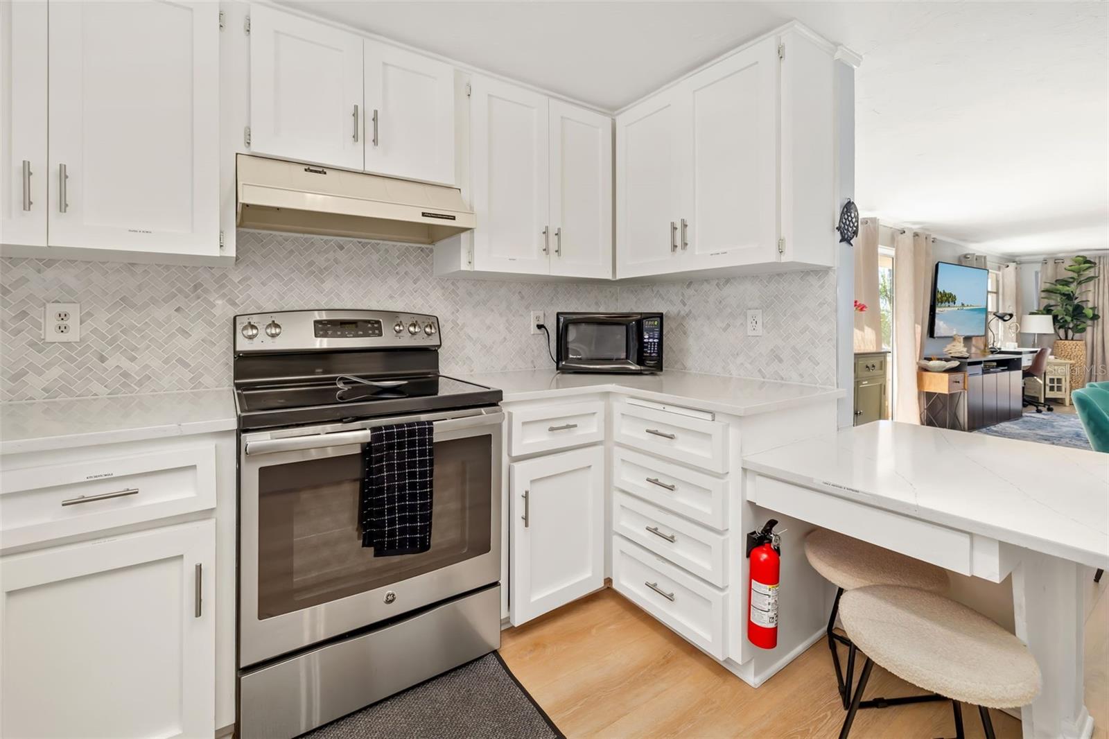 CORAL SHORES - Commercial Sale