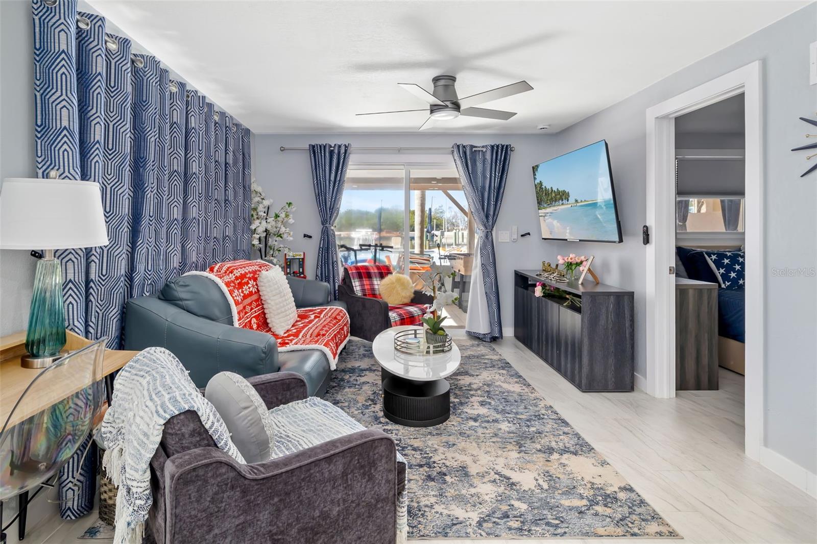 CORAL SHORES - Commercial Sale