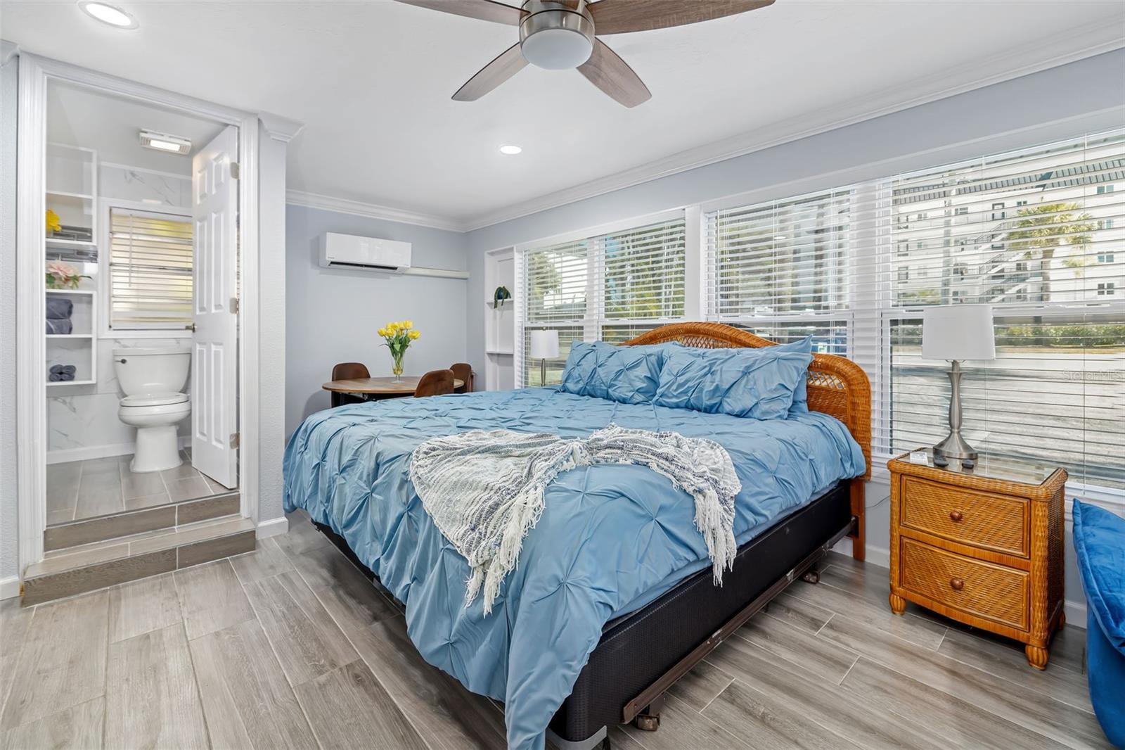 CORAL SHORES - Commercial Sale