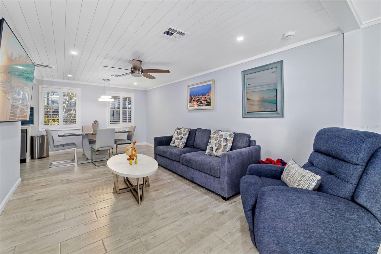 CORAL SHORES - Commercial Sale