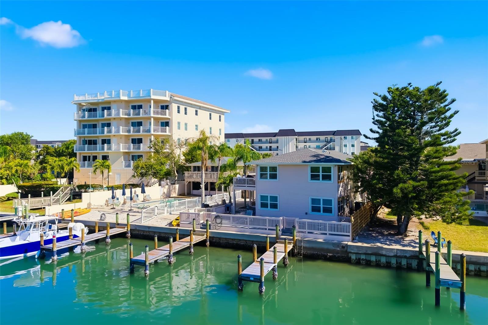 CORAL SHORES - Commercial Sale