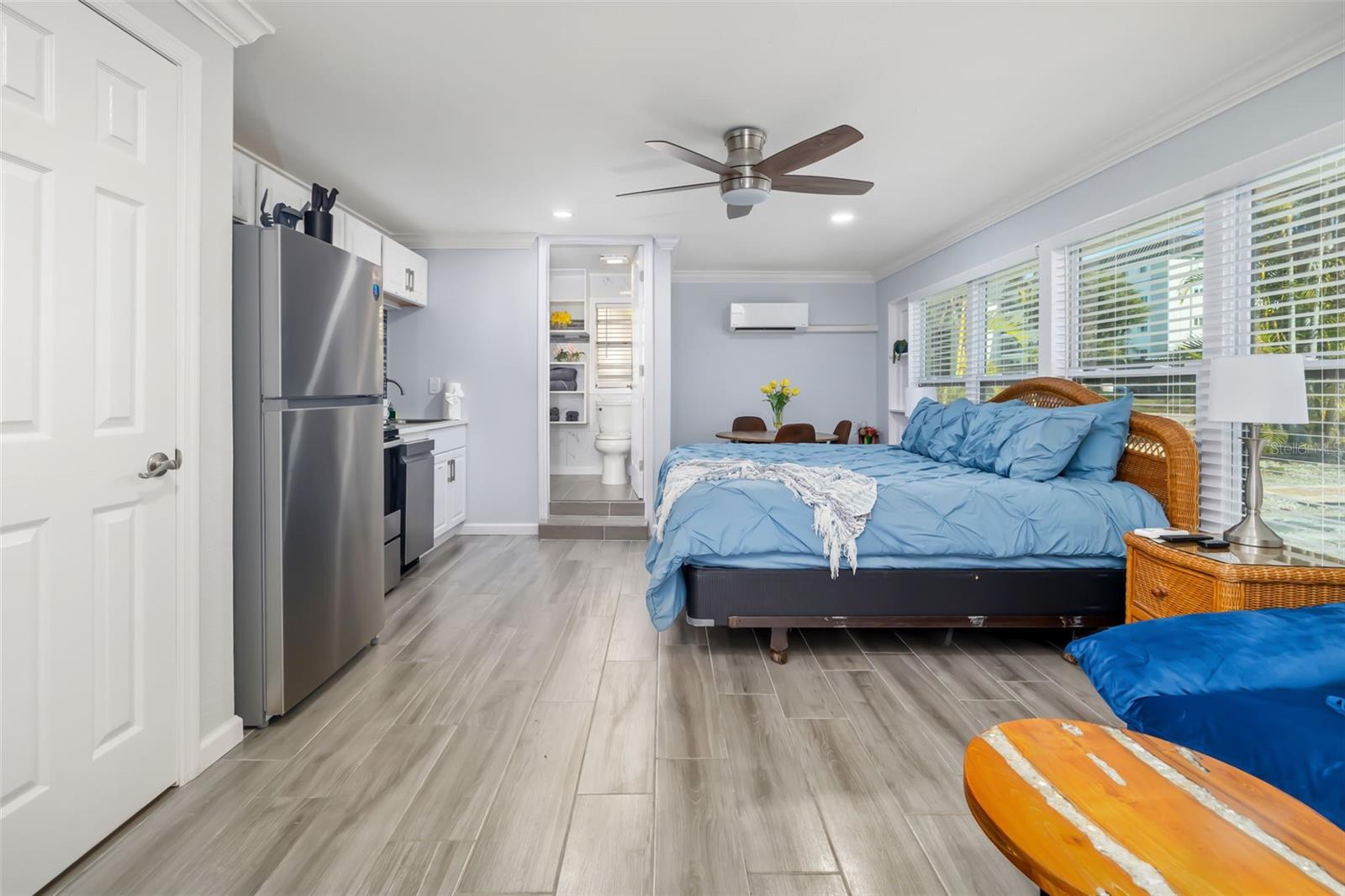 CORAL SHORES - Commercial Sale