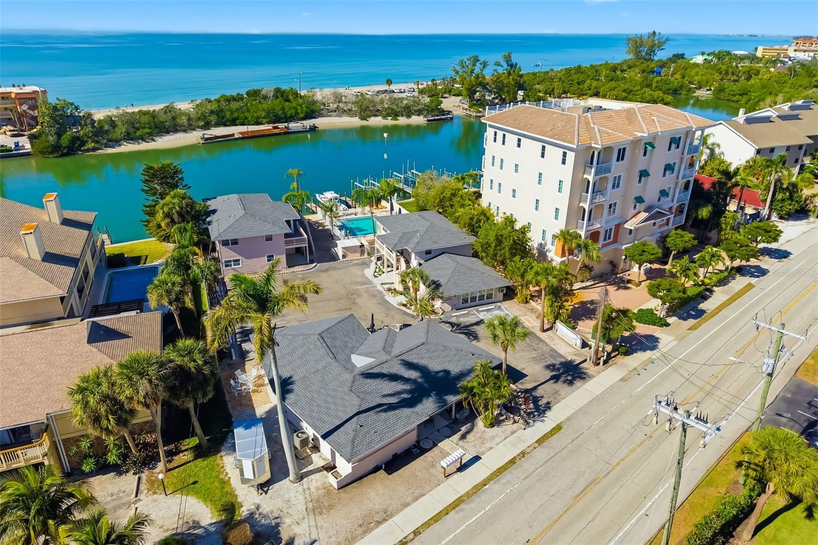 CORAL SHORES - Commercial Sale
