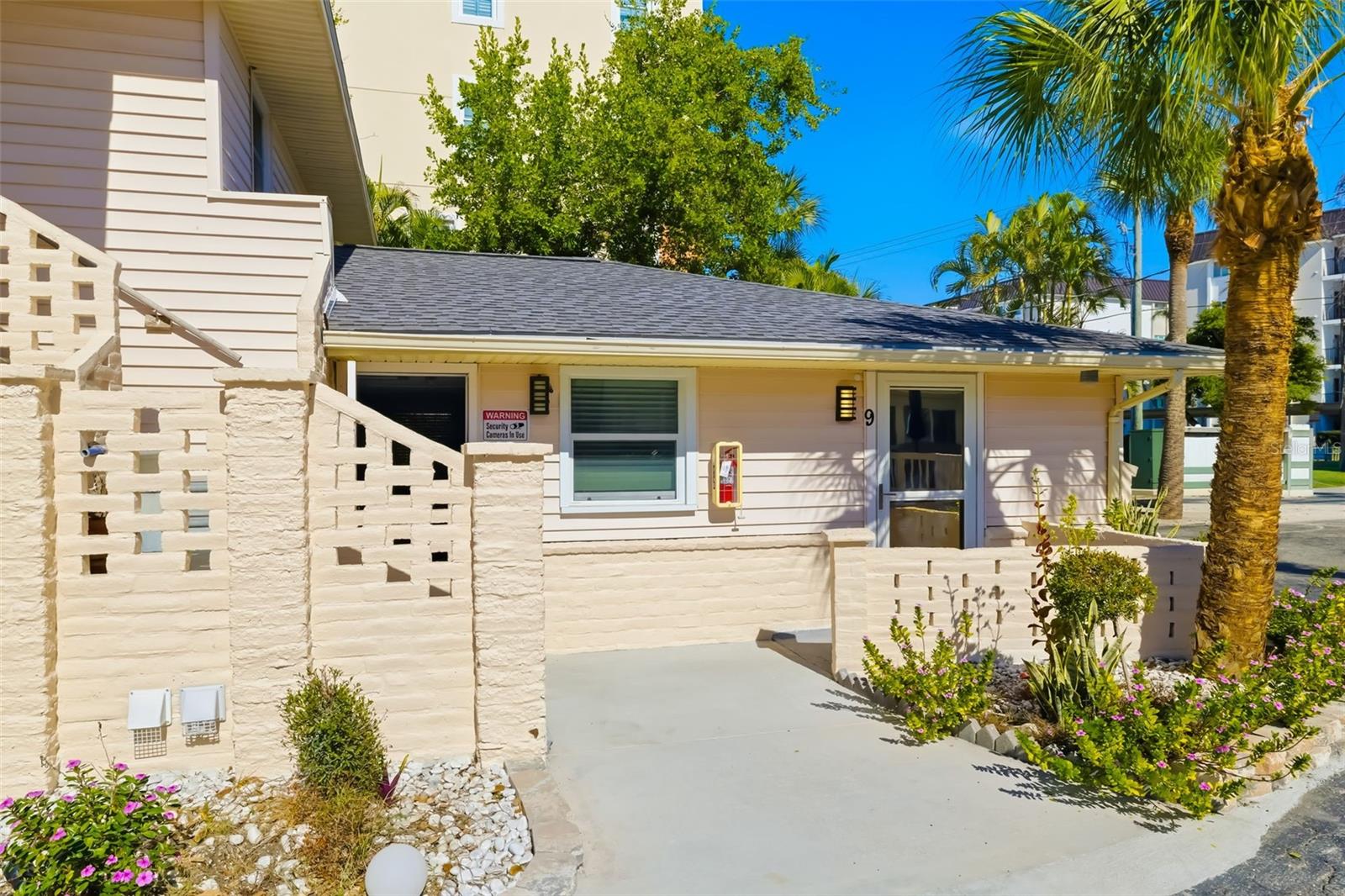 CORAL SHORES - Commercial Sale