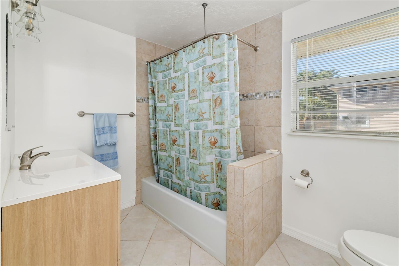 CORAL SHORES - Commercial Sale