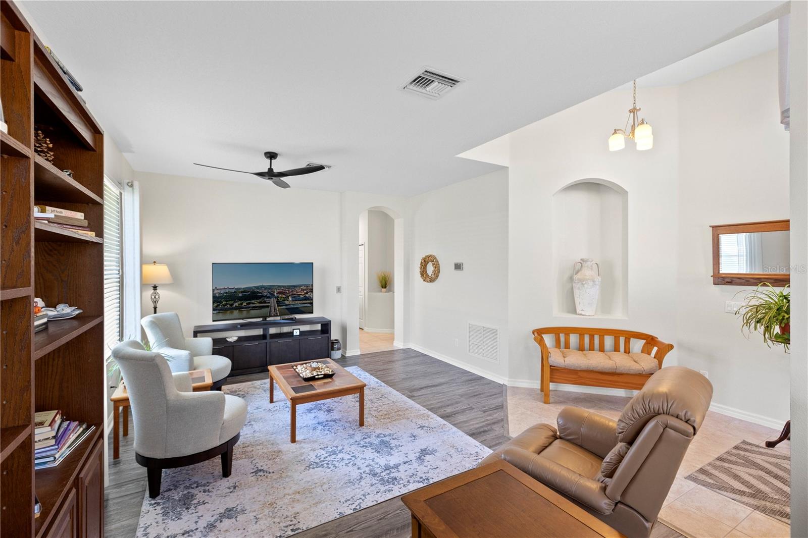 849 MEADOW GLADE DRIVE