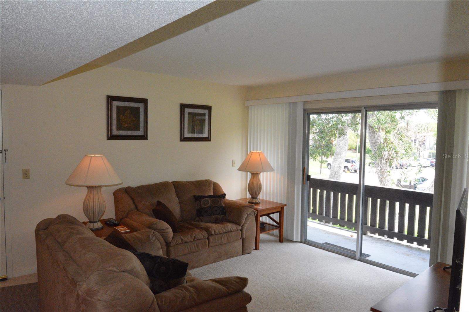 46 CLUB HOUSE DRIVE 208