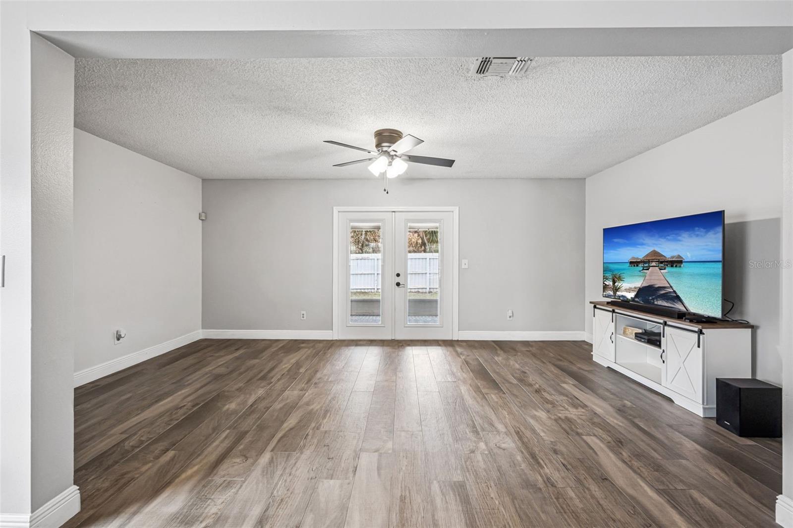 552 SHADOW GLENN PLACE