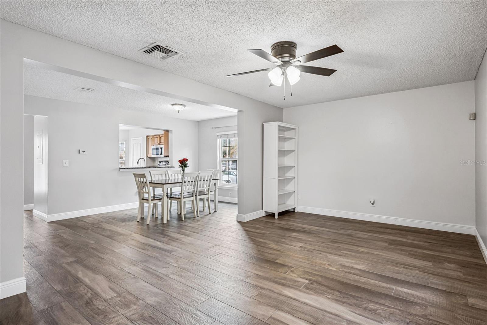 552 SHADOW GLENN PLACE