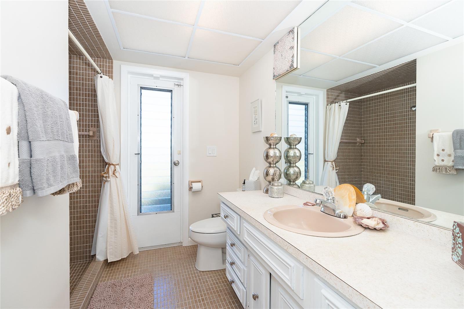 ROTONDA WEST OAKLAND HILLS - Residential Lease