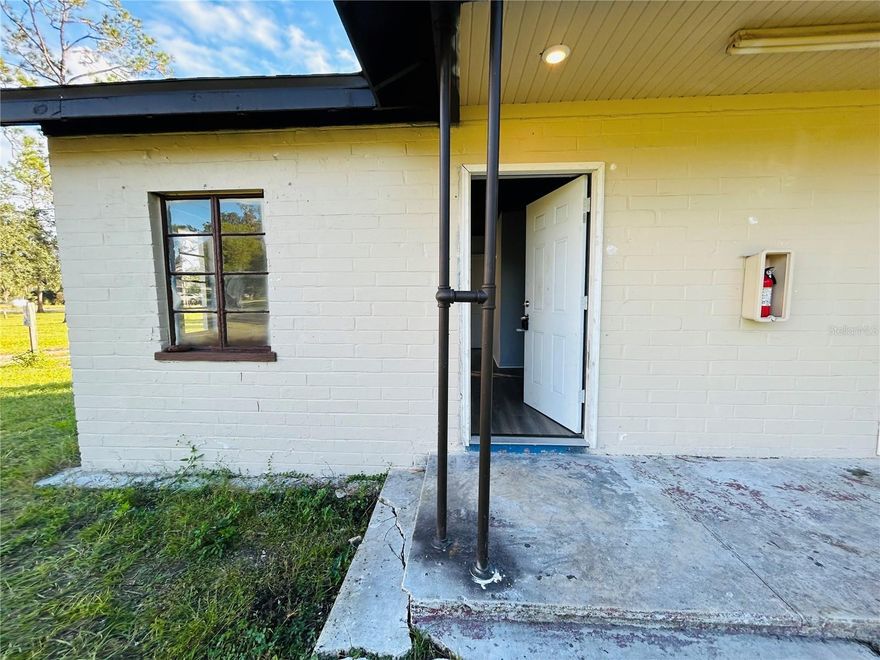 Recently renovated studio in Hawthorne. All utilities are included in rent! (Electric, water, sewer, trash). Low $300 deposit. Unit comes with a apartment sized fridge/freezer, microwave and cooktop! Newly renovated with new floors, fresh paint, new toilet and sink and new ceiling fan! Pet friendly up to 2 pets with $50 one time pet fee and $10 monthly fee per pet.