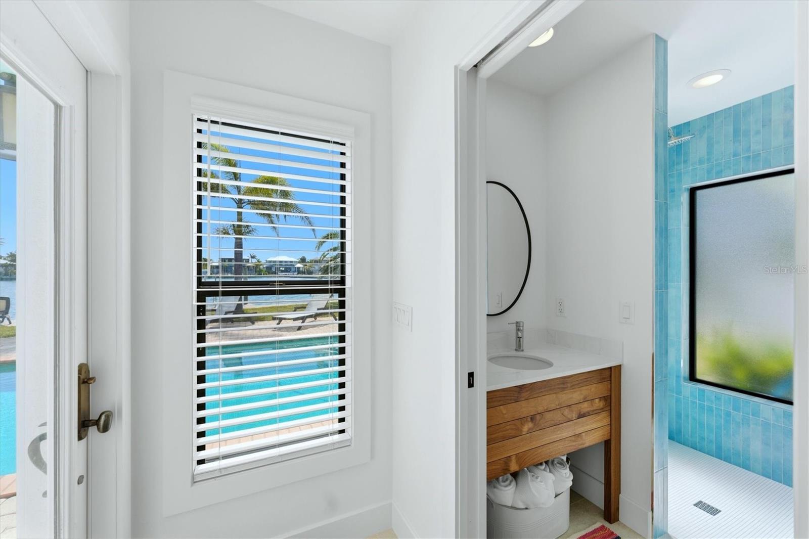 BAY PALMS ADD 8TH UN - Residential