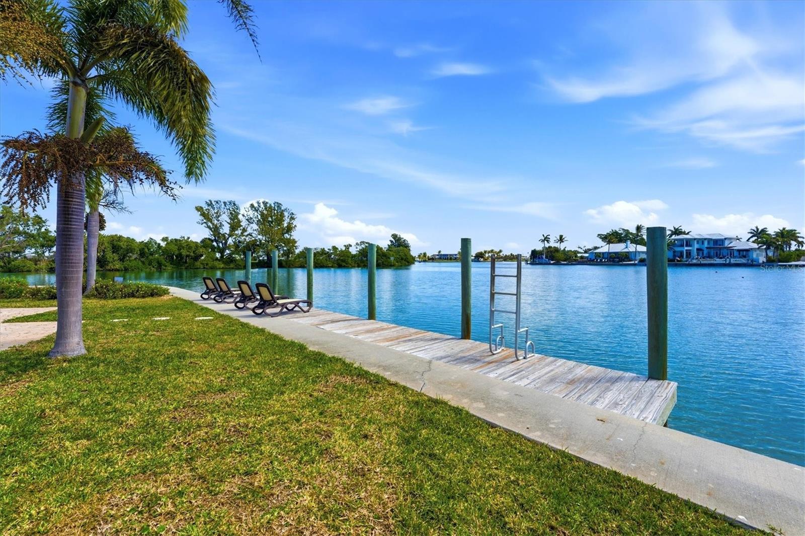 BAY PALMS ADD 8TH UN - Residential