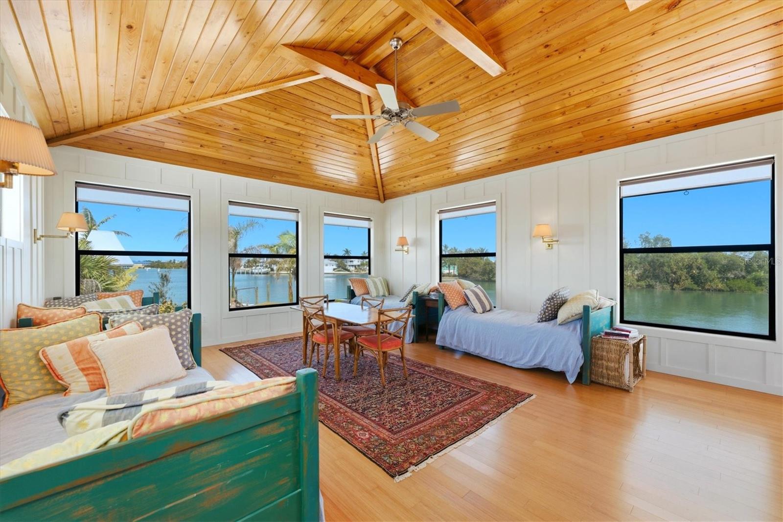 BAY PALMS ADD 8TH UN - Residential