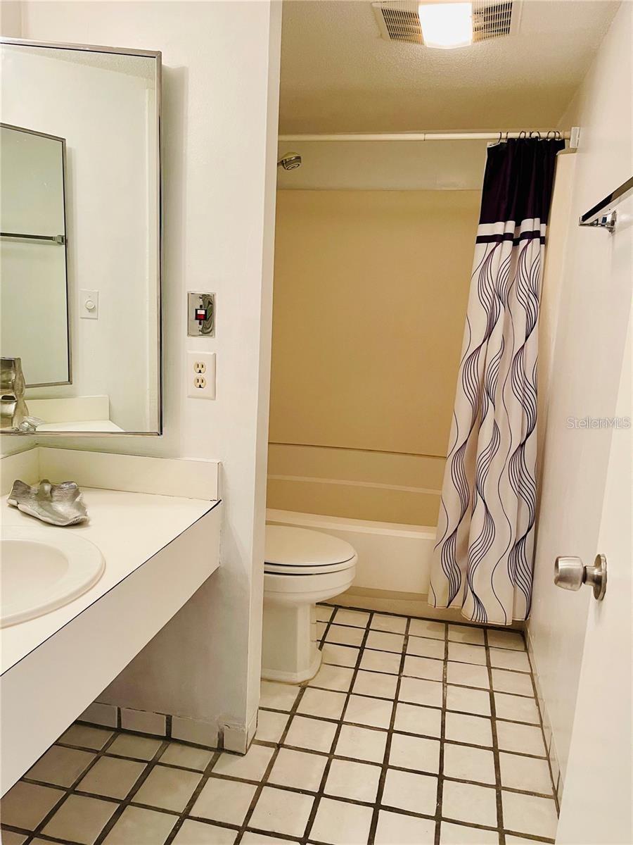 GRENELEFE CONDO PH 01 BURNWAY SOUTH - Residential Lease