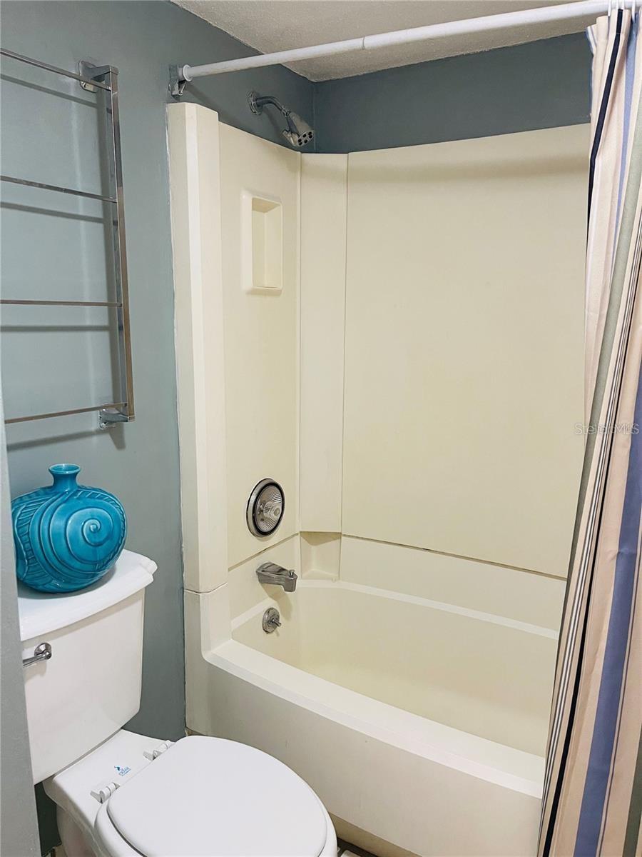 GRENELEFE CONDO PH 01 BURNWAY SOUTH - Residential Lease