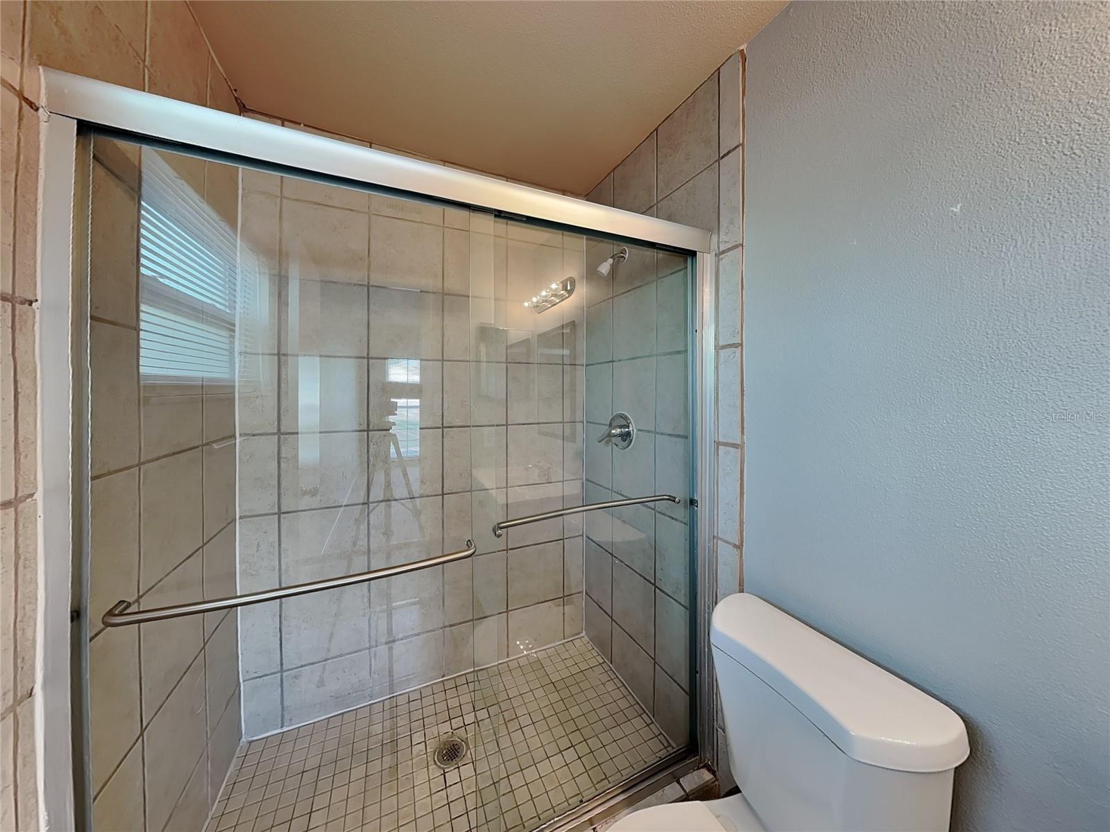 LAKEVIEW VILLAGE SEC J - Residential Lease