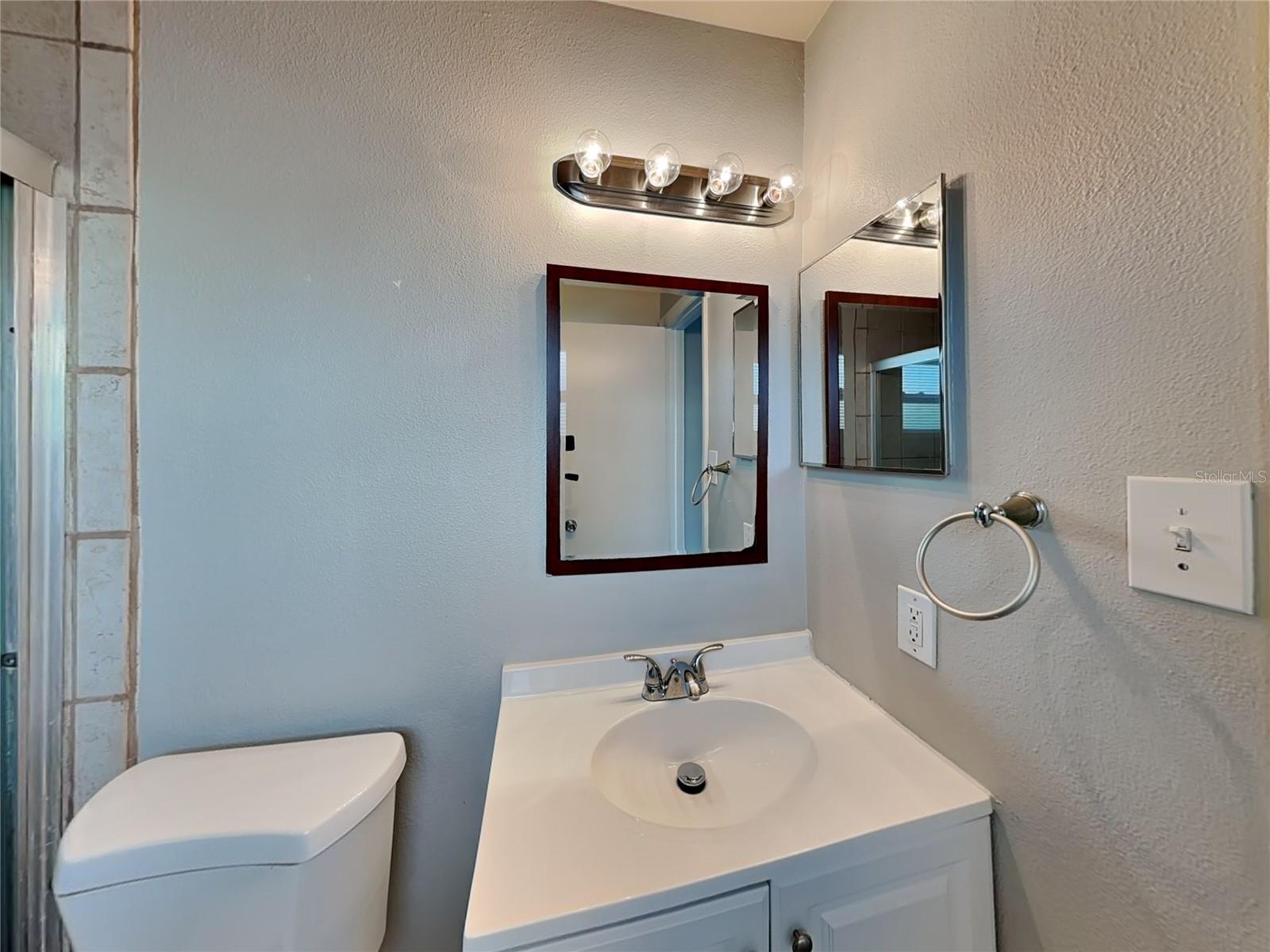 LAKEVIEW VILLAGE SEC J - Residential Lease