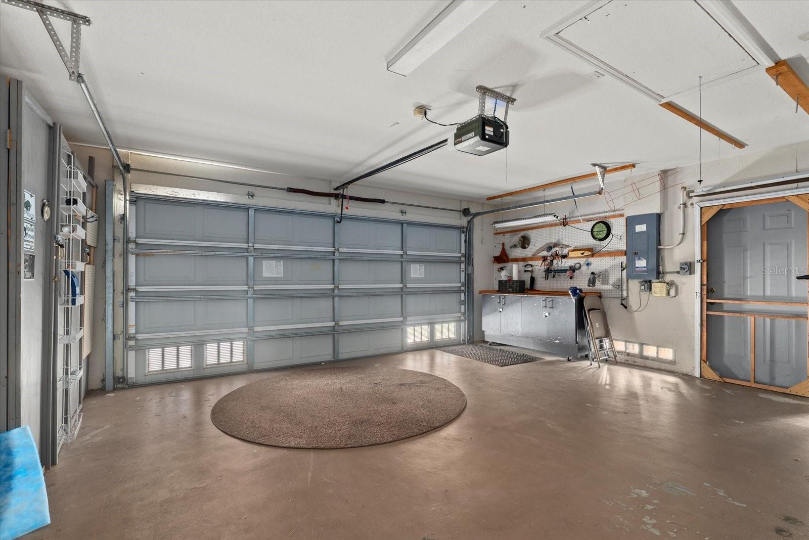 SOUTH VENICE - Residential